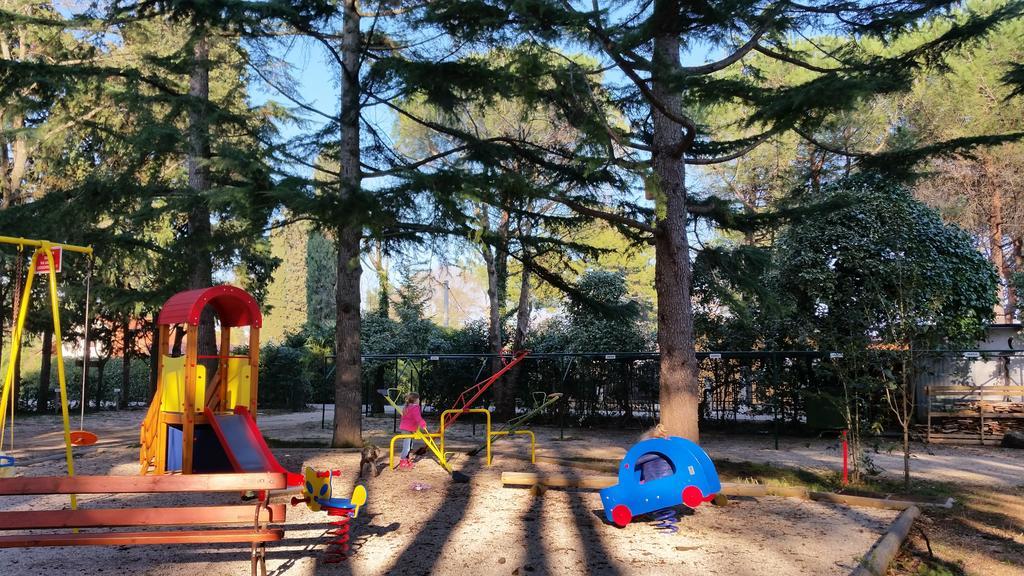 Holiday Park Mimoza Bašanija Eksteriør bilde