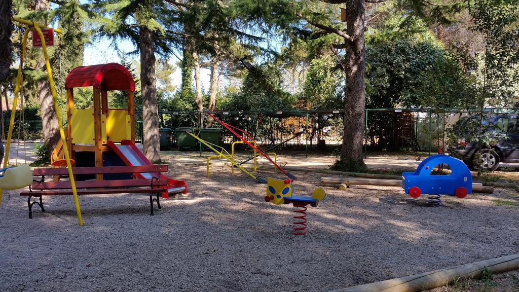 Holiday Park Mimoza Bašanija Eksteriør bilde